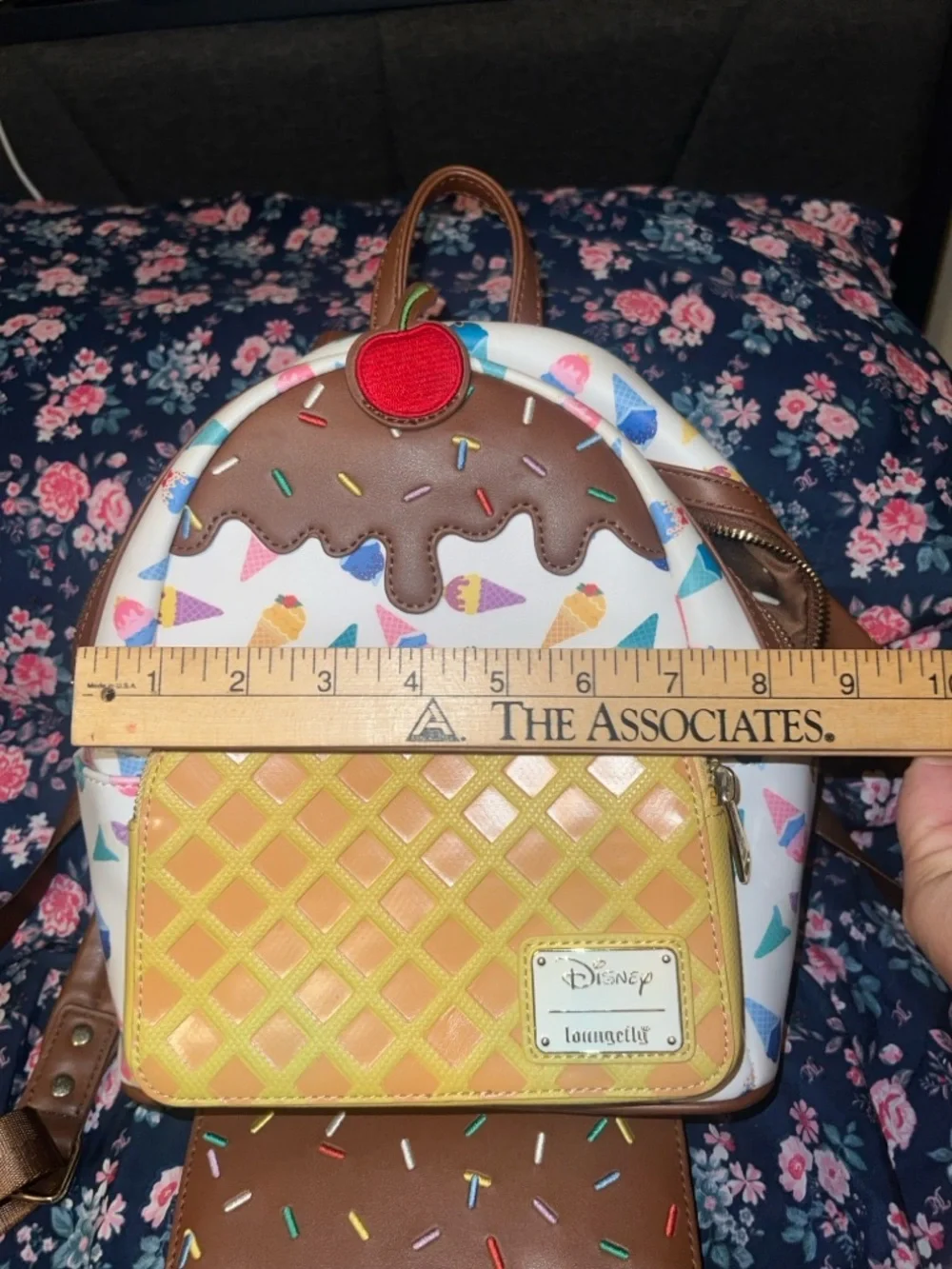 Disney/loungefly ice cream cone + wallet mini backpack set - Picture 3 of 9